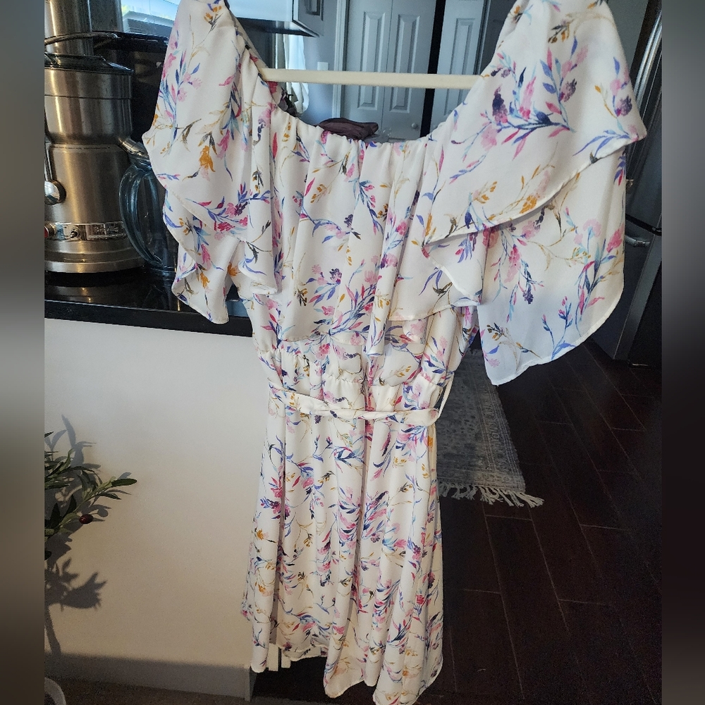 Chic soul, off the shoulder white floral dress, 2x - Picture 7 of 12